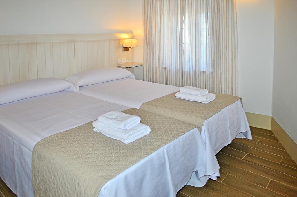 Hostal La Fonda Conil De La Frontera Cameră foto